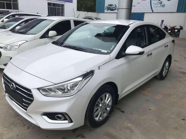 Bán Hyundai Accent đời 2019, màu trắng, giá tốt0