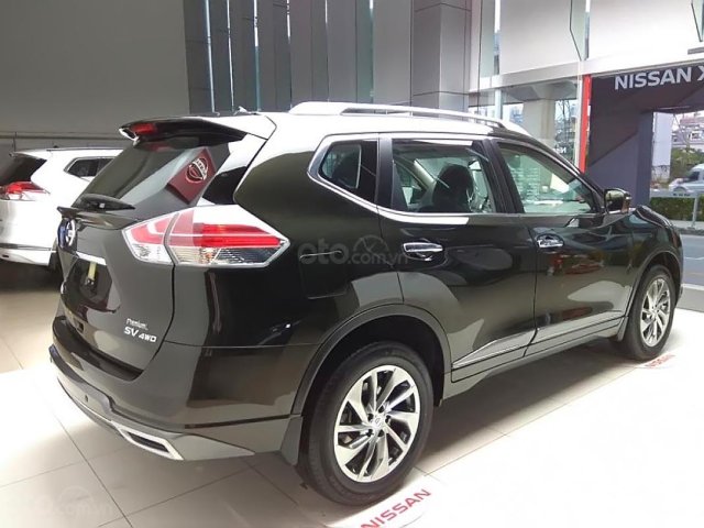 Bán Nissan X trail V Series 2.5 SV Premium 4WD đời 2018, màu đen