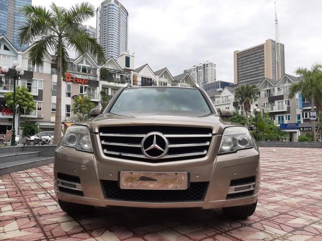 Bán Mercedes 300 sản xuất năm 2010, màu vàng0