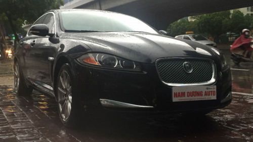 Bán Jaguar XF 2.0 AT sản xuất năm 2013, màu đen, nhập khẩu nguyên chiếc0