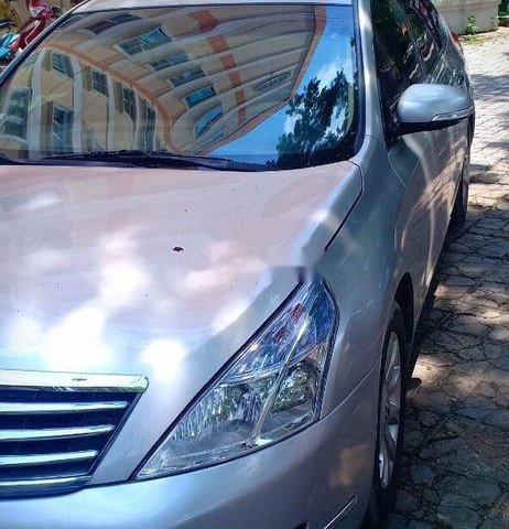 Cần bán gấp Nissan Teana năm 2010, màu bạc, xe nhập0