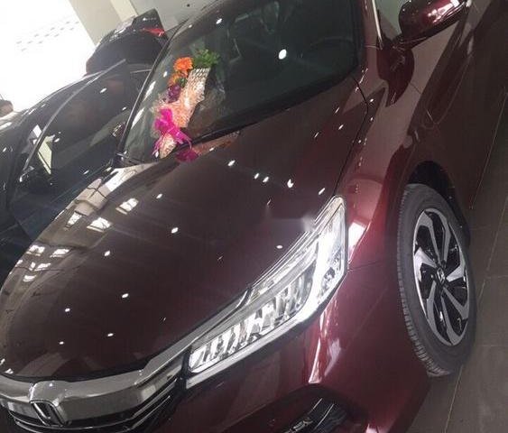 Cần bán xe Honda Accord sản xuất năm 2018, màu đỏ, nhập khẩu xe gia đình