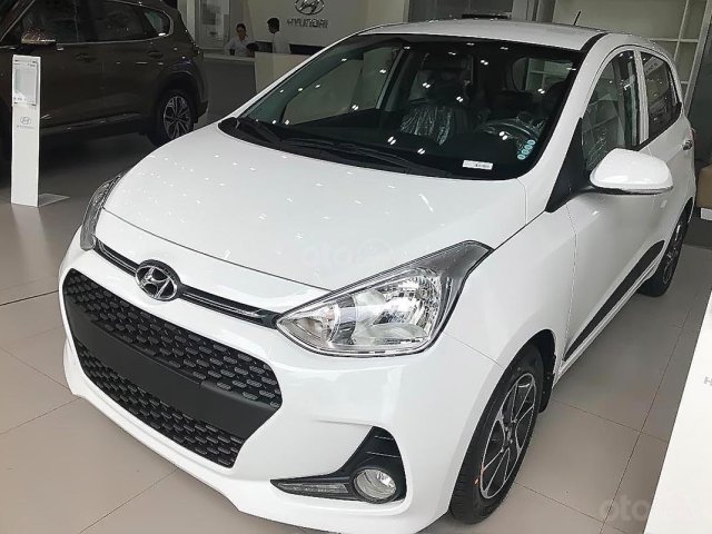 Bán Hyundai Grand i10 AT sản xuất 2019, màu trắng, mới 100%0