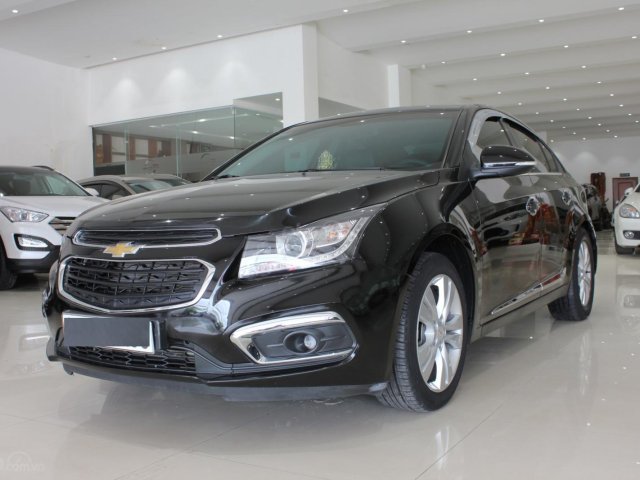 Bán Chevrolet Cruze LTZ số tự động 2017, màu đen giá 490 triệu