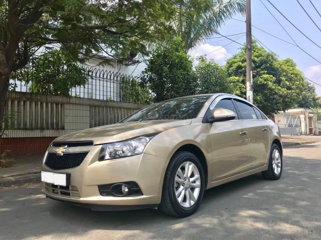 Bán Chevrolet Cruze 2016 số sàn màu vàng xe cực đẹp0