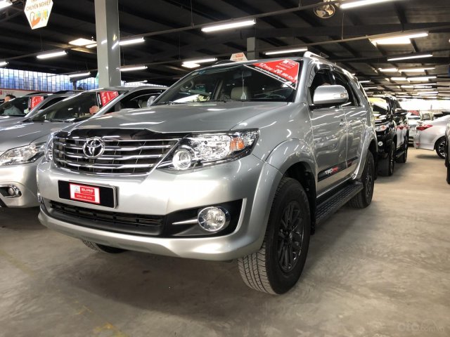 Bán Fortuner V 2015, xe cực đẹp, liên hệ 0907969685 thương lượng giá