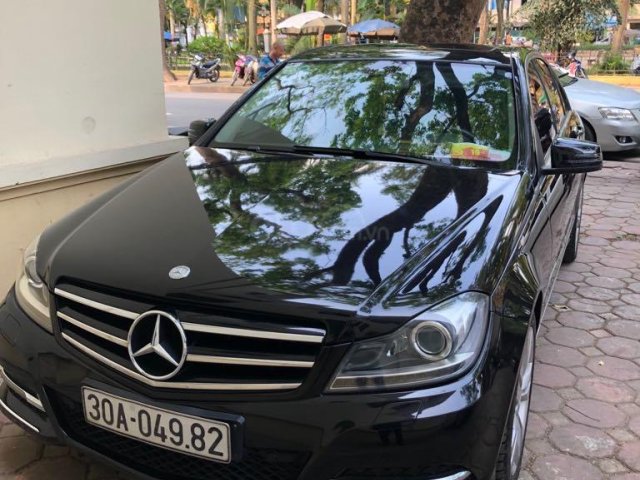 Bán Mercedes C250 full năm sản xuất 2013, màu đen, giá tốt0