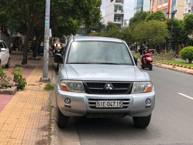 Bán Mitsubishi Pajero năm 2005, màu bạc, nhập khẩu 