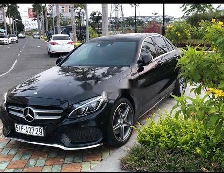 Bán ô tô Mercedes C class năm 2016, màu đen còn mới0