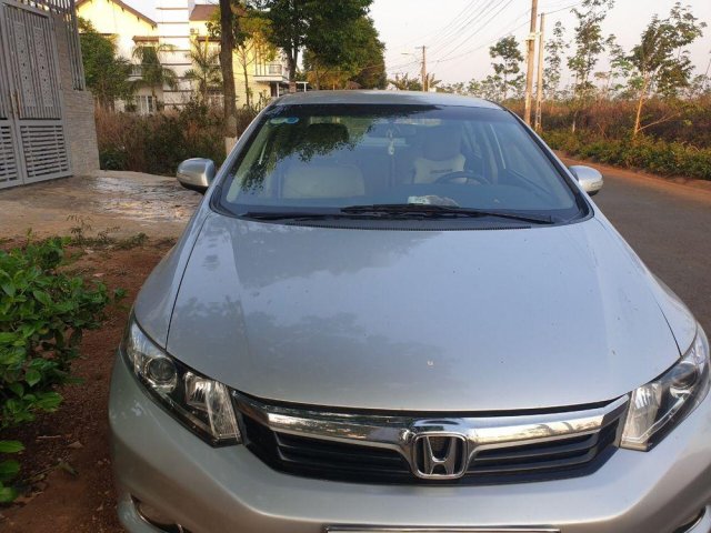 Bán Honda Civic 2012, màu bạc, giá 415tr