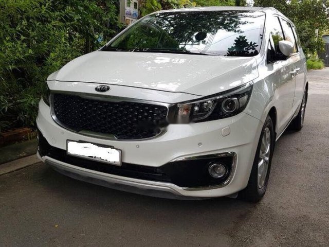 Cần bán Kia Sedona sản xuất năm 2015, màu trắng, xe nhập, 845tr