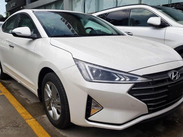 Hyundai Cẩm Lệ - Hyundai Elantra 2019, màu trắng, giá tốt, xe giao ngay0