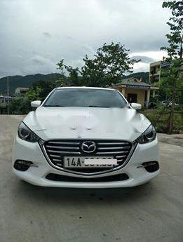 Bán Mazda 3 năm sản xuất 2018, màu trắng còn mới, giá 635tr