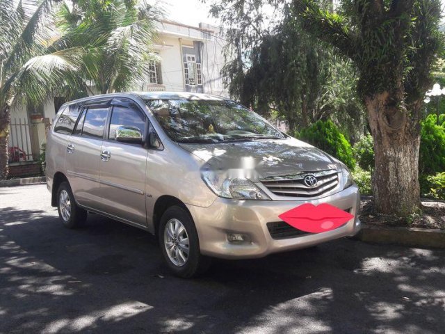 Bán xe Toyota Innova đời 2011, màu vàng cát, giá chỉ 440 triệu