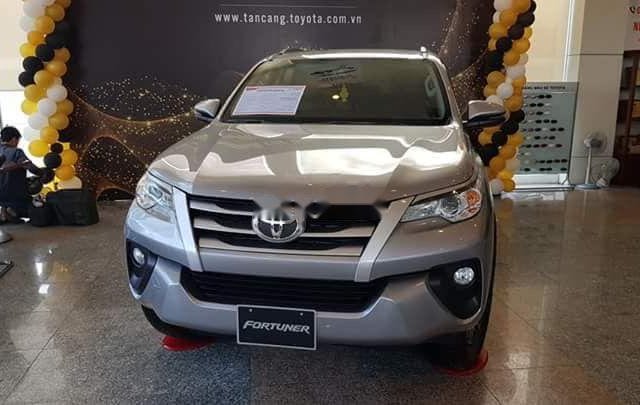 Bán Toyota Fortuner sản xuất 2019, nhập khẩu, khuyến mãi phụ kiện