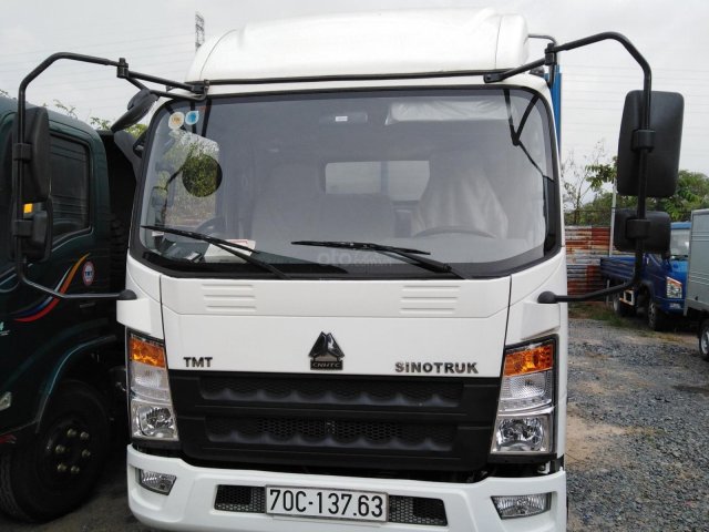 Thanh lý  xe tải Howo 6T, máy Isuzu ga cơ giá rẻ trả góp0