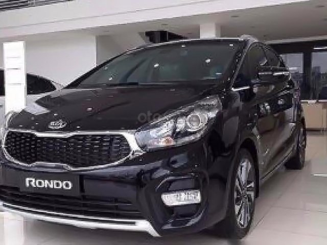 Cần bán xe Kia Rondo đời 2019, màu đen, mới 100%0