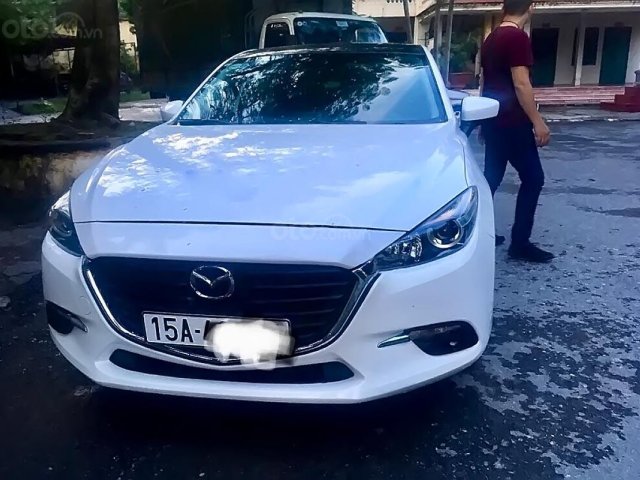 Bán Mazda 3 facelift sản xuất năm 2018, màu trắng, xe đẹp0