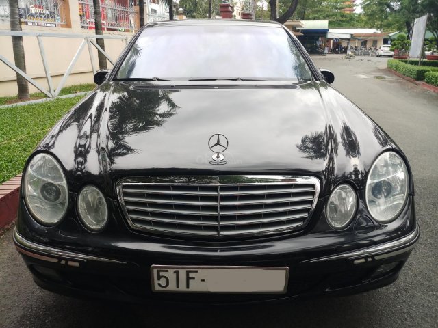 Bán Mercedes E240 class 2003, màu đen, xe nhập, giá tốt, biển SG0