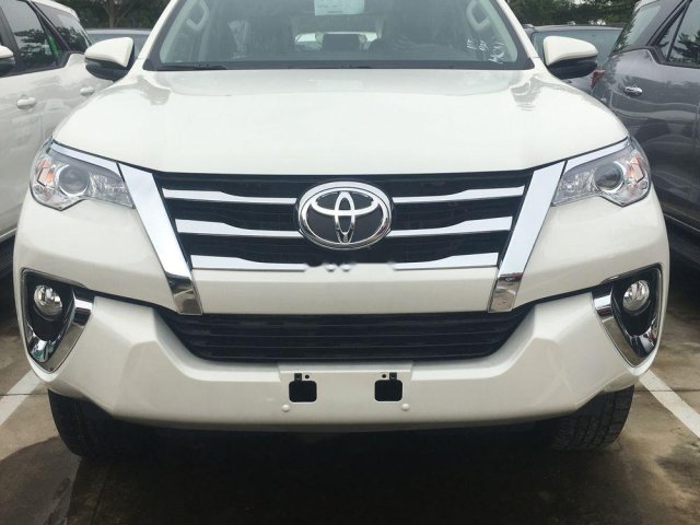 Bán xe Toyota Fortuner 2019, màu trắng, giá 998tr