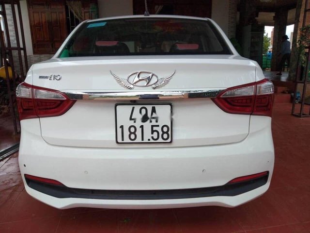 Gia đình bán Hyundai Grand i10 đời 2017, màu trắng, xe nhập