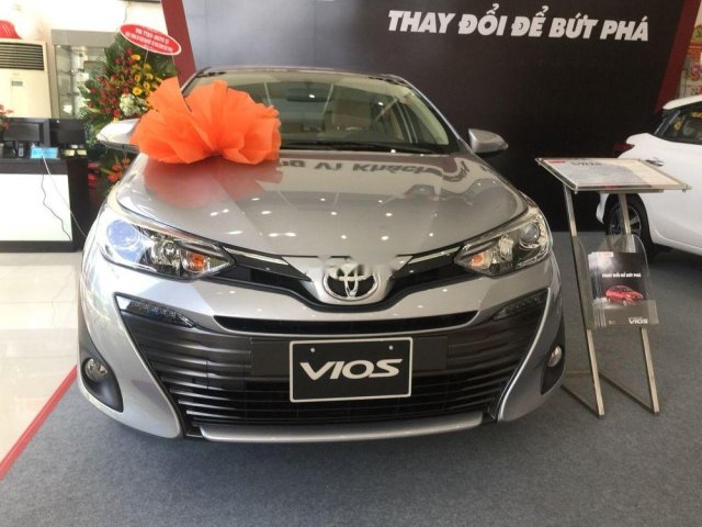 Bán xe Toyota Vios 2019, màu bạc0