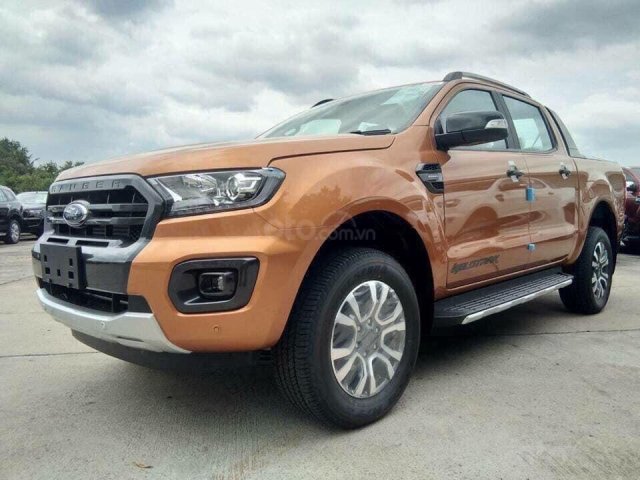 Ford Ranger siêu rẻ đủ bản đủ màu đời 2019, màu cam, nhập khẩu nguyên chiếc