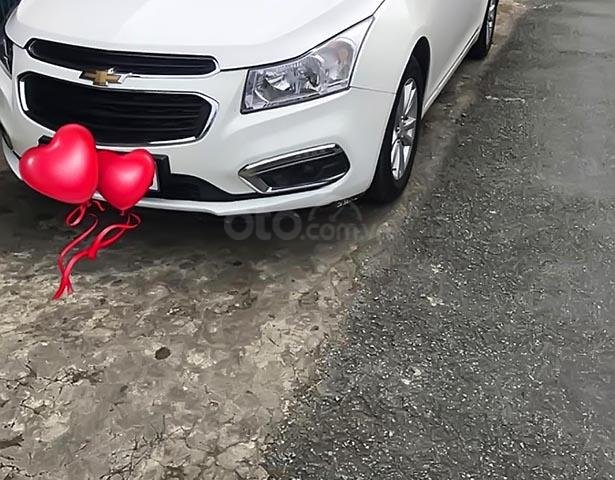Cần bán xe Chevrolet Cruze Lt sản xuất năm 2016, màu trắng0