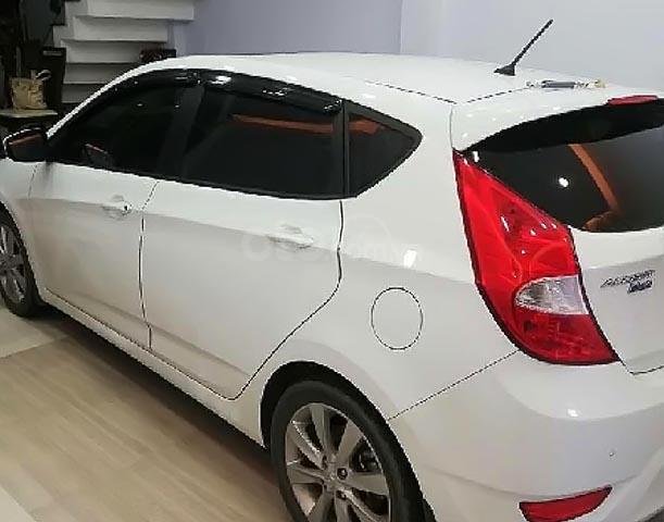 Bán Hyundai Accent 1.4 AT sản xuất 2015, màu trắng, xe nhập