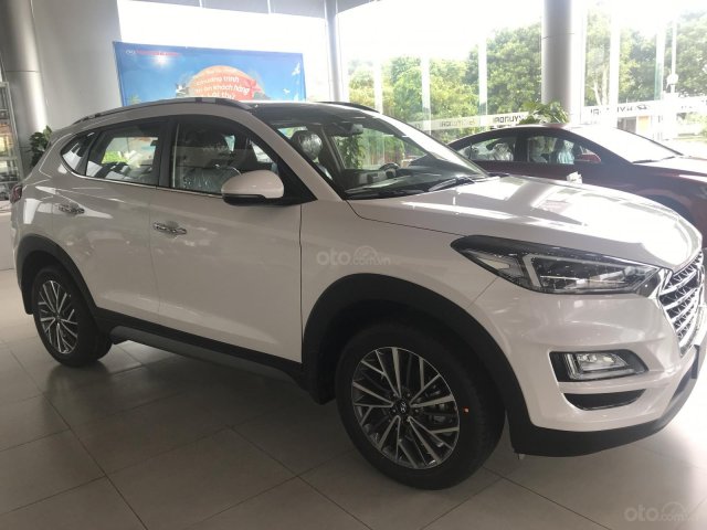 Bán Hyundai Tucson đời 2019, màu trắng