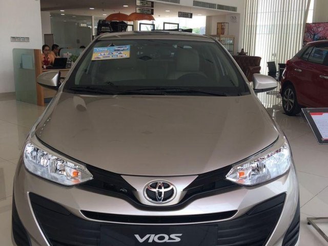 Bán xe Toyota Vios đời 2019, màu vàng0