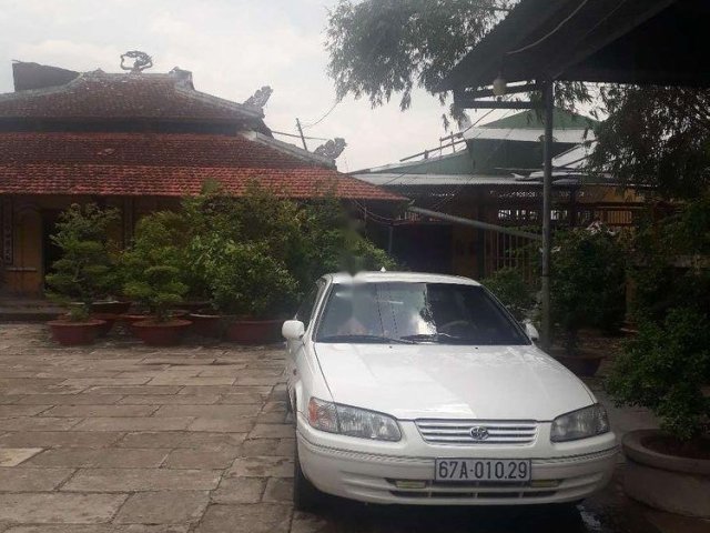 Bán Toyota Camry 2.2 1998, màu trắng, nhập khẩu Nhật Bản