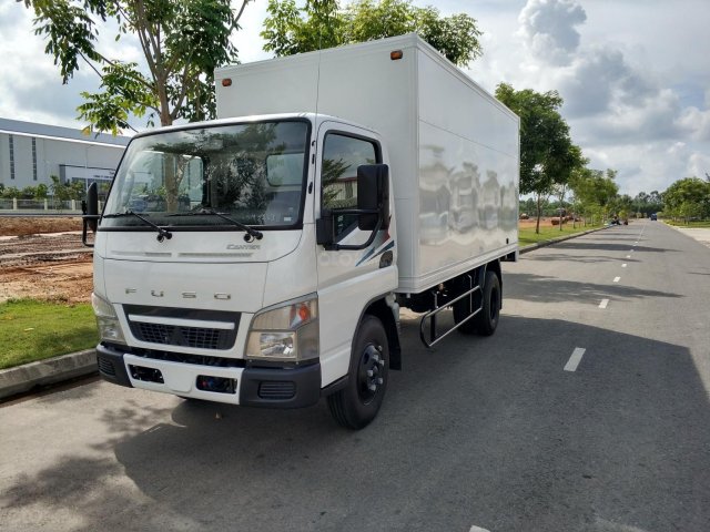 Bán xe tải Mitsubishi Fuso Canter 4.99 thùng kín - 2,1 tấn trả góp 80%0