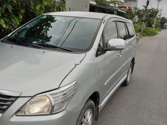 Bán Toyota Innova 2013, màu bạc, chính chủ