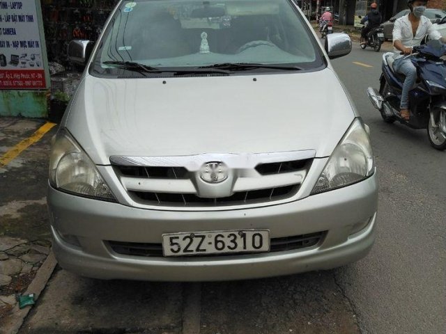 Bán Toyota Innova năm 2006, màu bạc, xe gia đình, giá tốt0