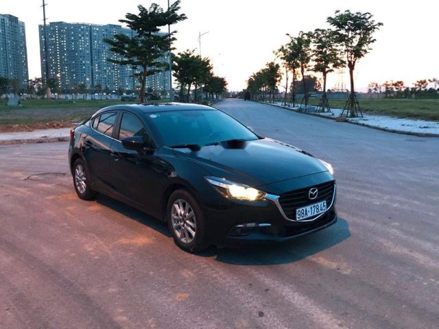 Bán Mazda 3 Facelift đời 2017, màu đen, chính chủ0