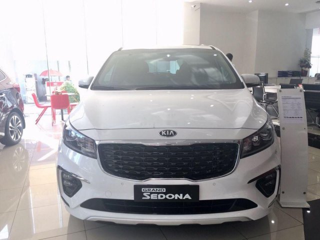 Bán xe Kia Sedona năm sản xuất 2018, màu trắng