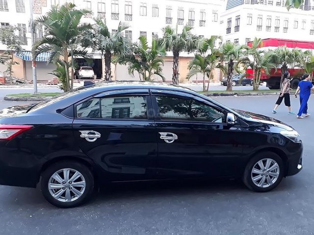 Cần bán gấp Toyota Camry sản xuất 2016, màu đen0