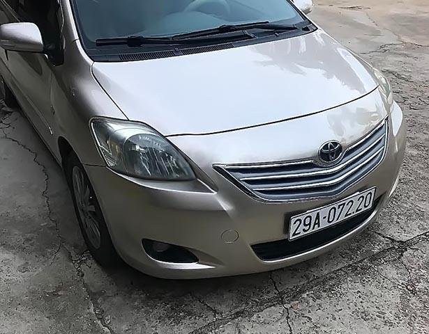 Cần bán lại xe Toyota Vios năm sản xuất 2011, màu vàng xe gia đình, giá 265tr