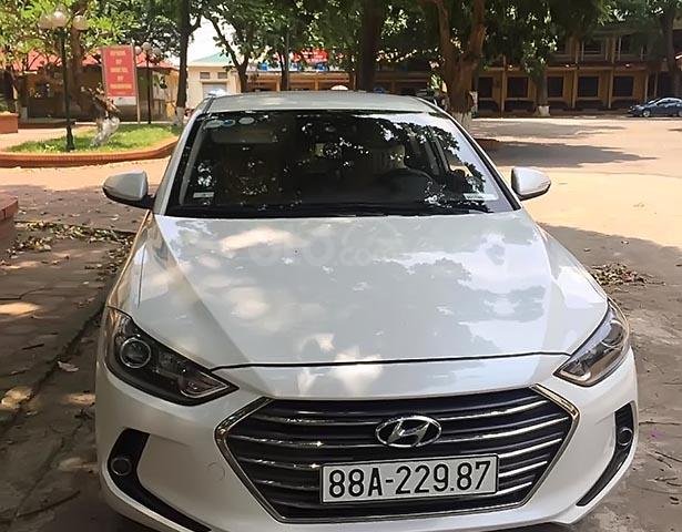 Cần bán lại xe Hyundai Elantra 1.6 MT sản xuất 2016, màu trắng, chính chủ giá cạnh tranh