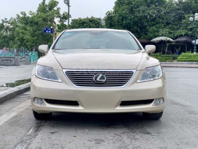 Bán xe Lexus LS 460L năm 2008, màu vàng0