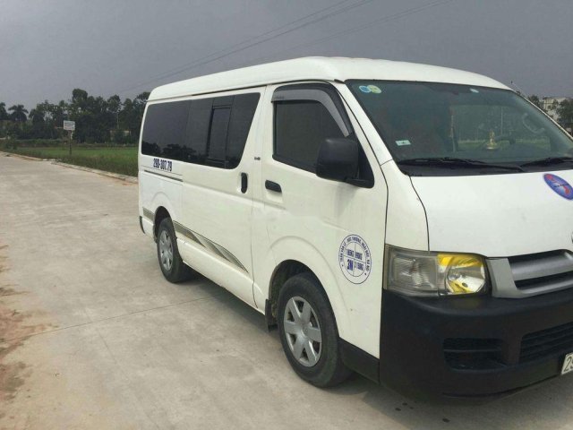 Bán ô tô Toyota Hiace năm 2006, màu trắng, số sàn, máy dầu0