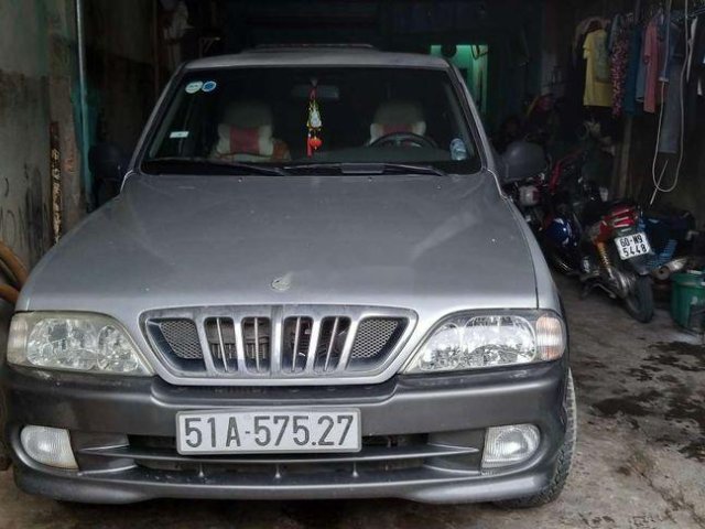 Gia đình bán xe Ssangyong Musso 2002, màu bạc, nhập khẩu  0