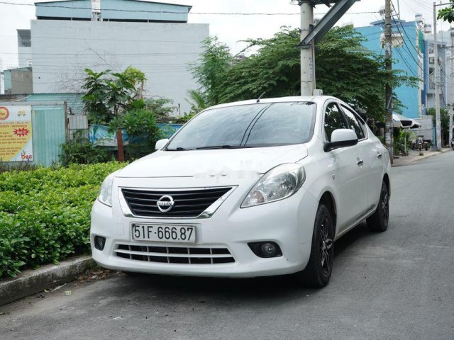 Bán Nissan Sunny năm 2016, màu trắng, nhà còn mới 90%0