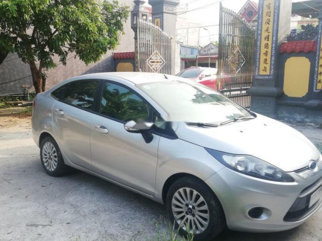 Bán Ford Fiesta đời 2011, màu bạc, nhập khẩu số tự động0