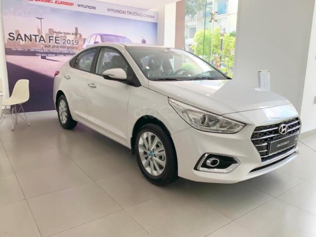 Cần bán xe Hyundai Accent 1.4 MT đời 2019, màu trắng, giá tốt