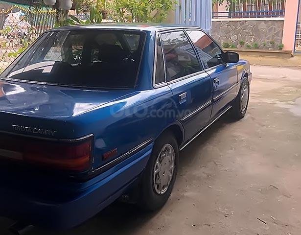 Bán Toyota Camry 1990, màu xanh lam, xe nhập0