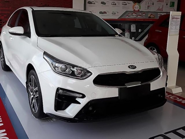 Bán Kia Cerato 1.6 MT sản xuất năm 2019, màu trắng, giá chỉ 559 triệu0