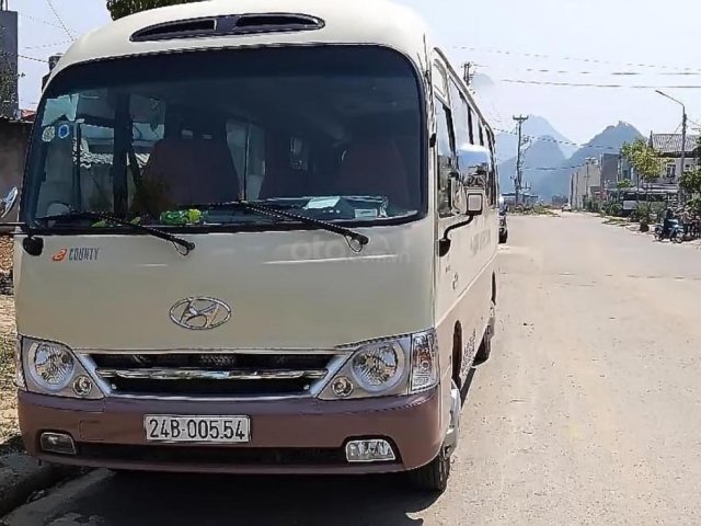 Bán Hyundai County sản xuất 2008, màu kem0