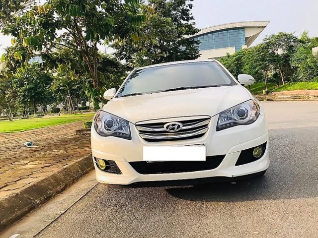 Bán Hyundai Avante 1.6 AT sản xuất 2014, màu trắng 